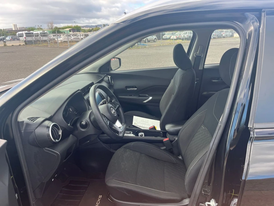 2024 Nissan Kicks - Image 23 of 31