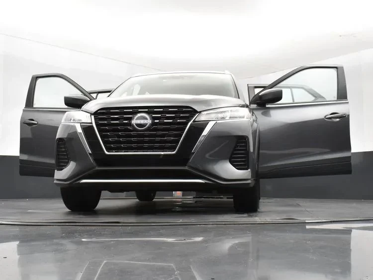2024 Nissan Kicks - Image 10 of 12