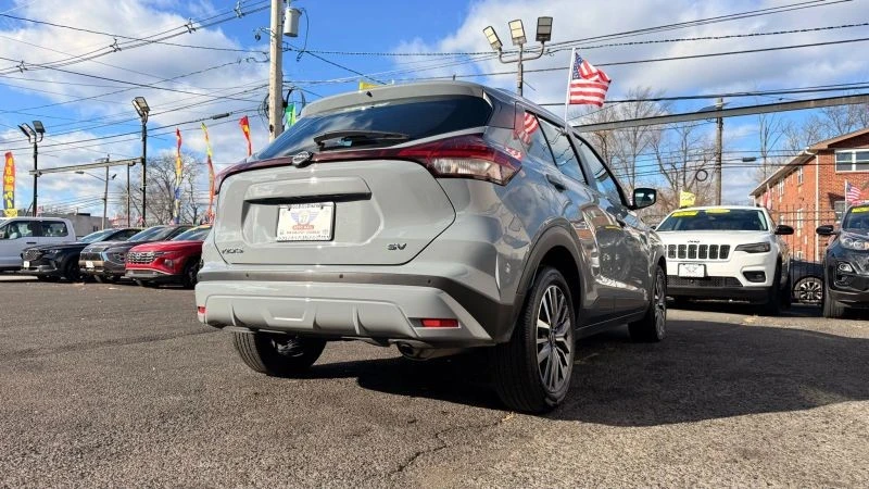 2024 Nissan Kicks - Image 9 of 12