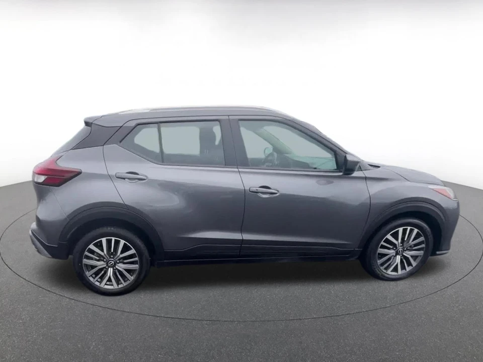 2024 Nissan Kicks - Image 13 of 31