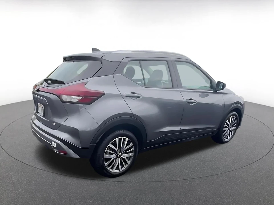 2024 Nissan Kicks - Image 12 of 31