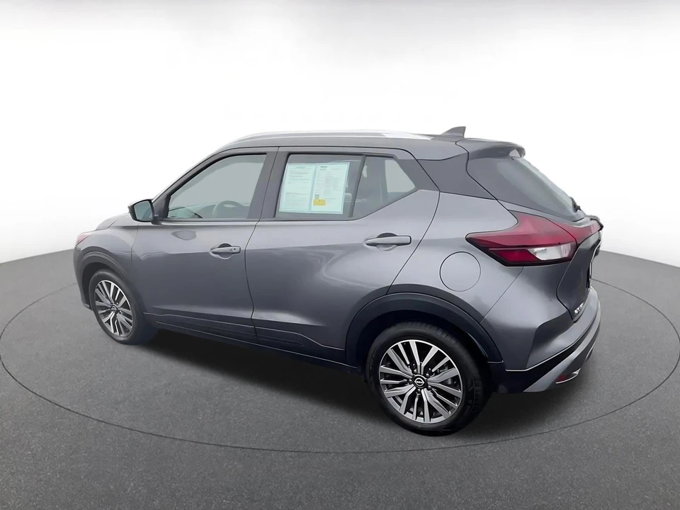 2024 Nissan Kicks - Image 8 of 31