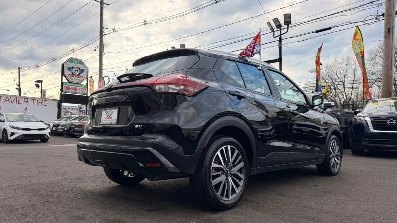 2024 Nissan Kicks - Image 8 of 12