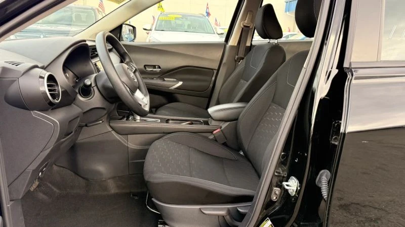 2024 Nissan Kicks - Image 11 of 12