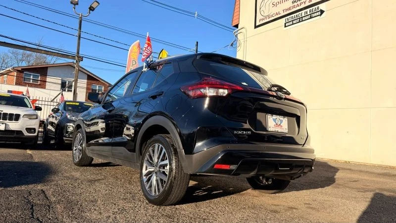 2024 Nissan Kicks - Image 8 of 12