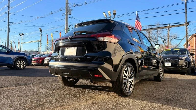 2024 Nissan Kicks - Image 9 of 12