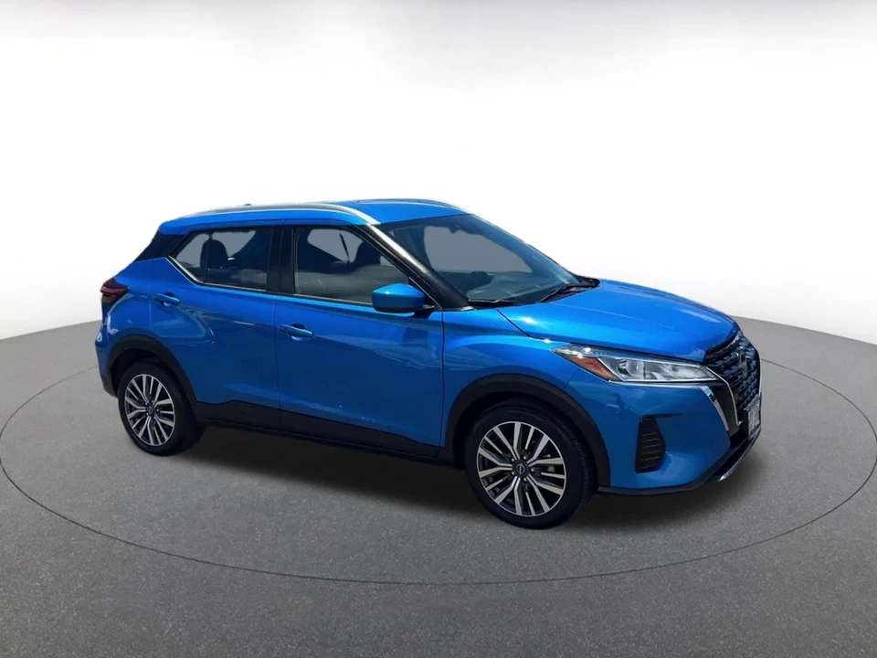 2024 Nissan Kicks - Image 2 of 31