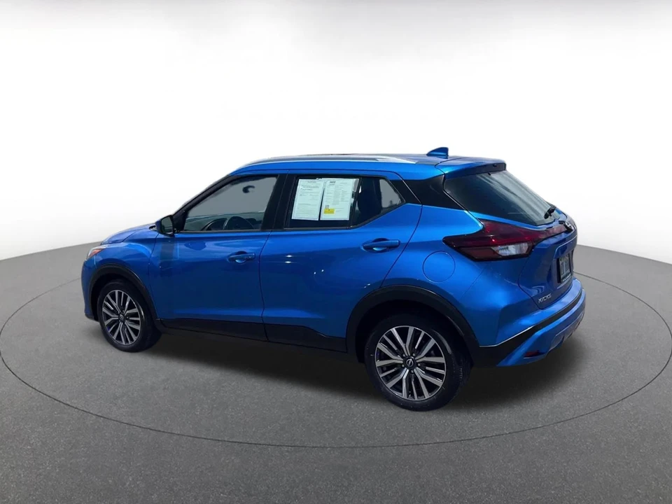2024 Nissan Kicks - Image 12 of 31