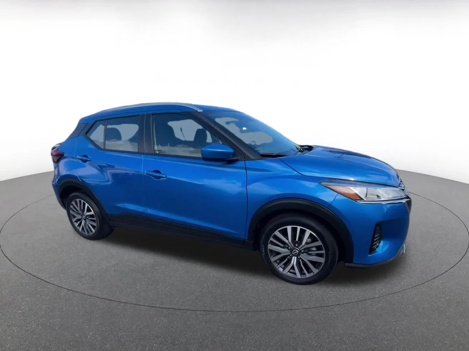 2024 Nissan Kicks - Image 2 of 31