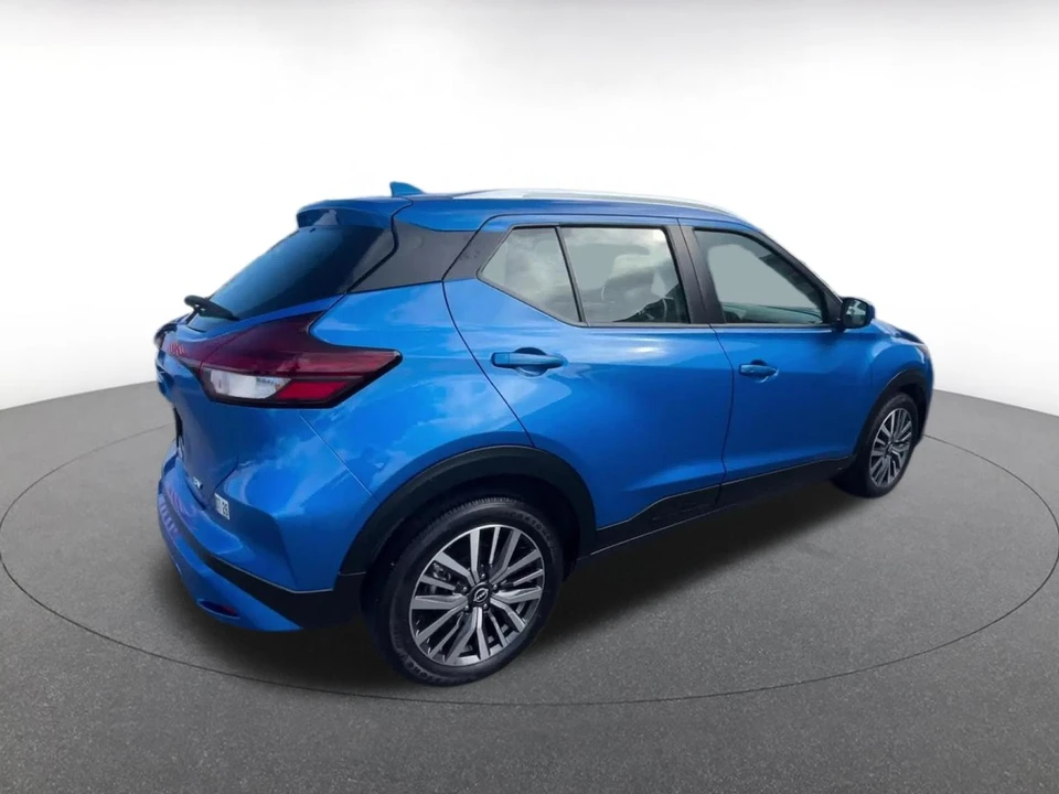 2024 Nissan Kicks - Image 14 of 31