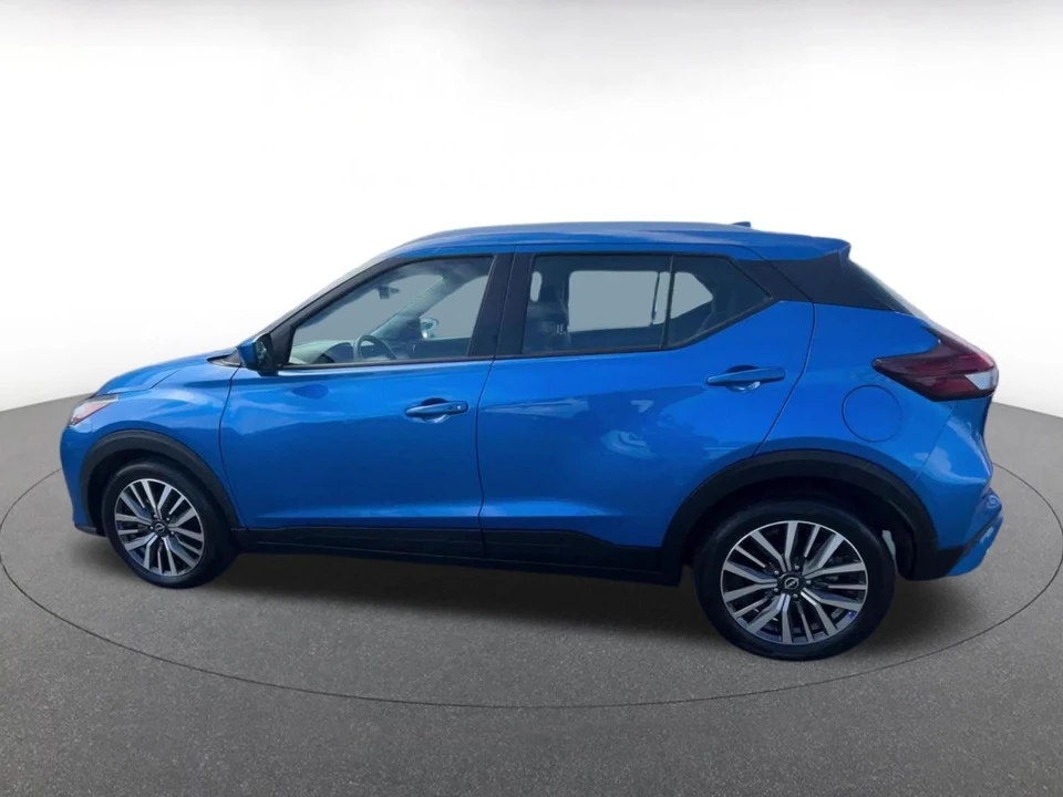 2024 Nissan Kicks - Image 8 of 31