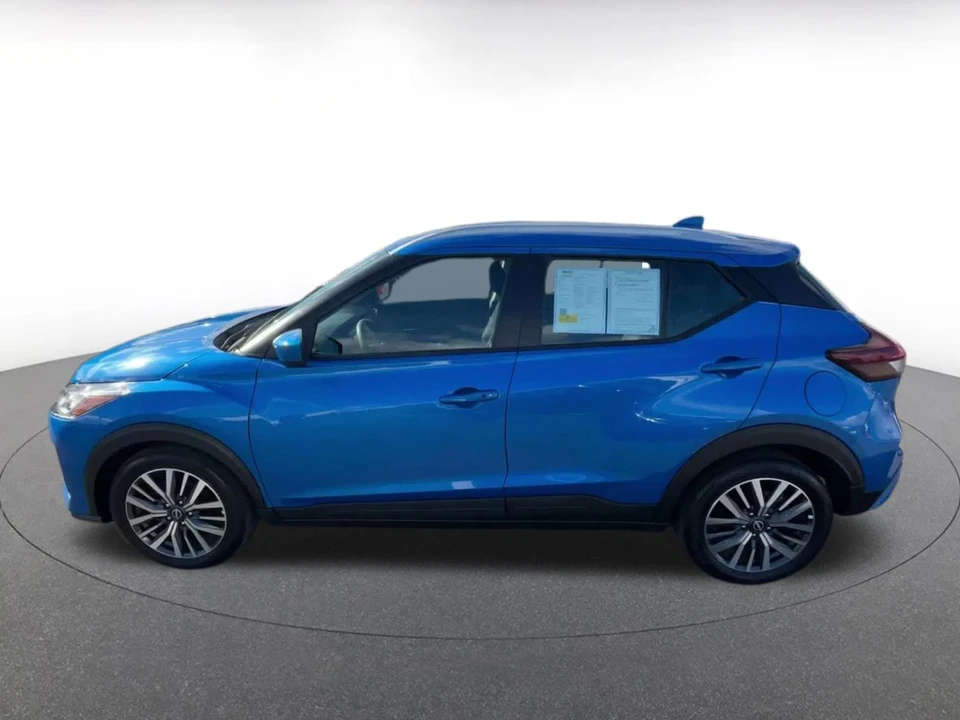 2024 Nissan Kicks - Image 9 of 31