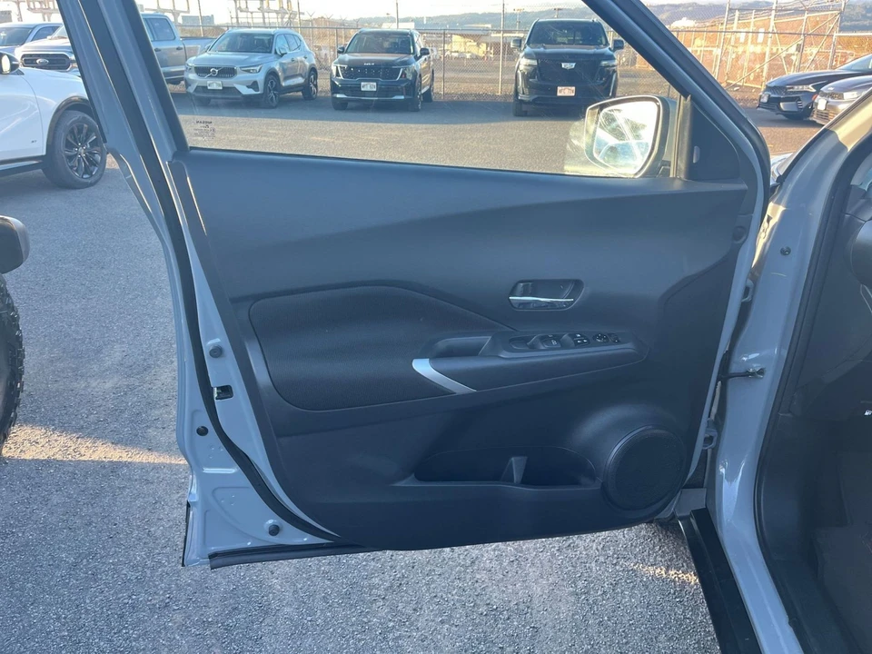 2024 Nissan Kicks - Image 15 of 31