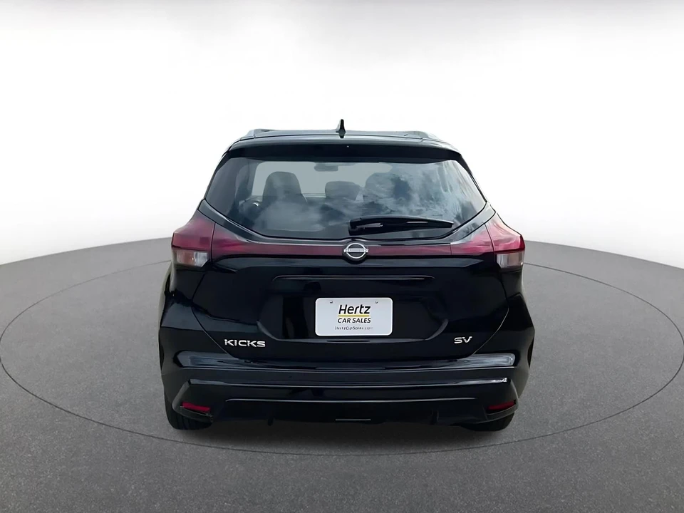 2024 Nissan Kicks - Image 10 of 31