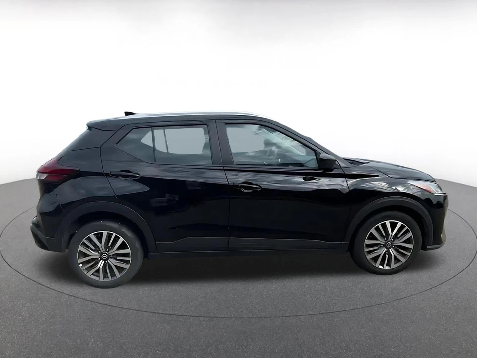 2024 Nissan Kicks - Image 13 of 31
