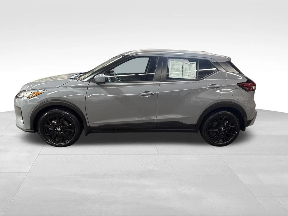 2024 Nissan Kicks - Image 2 of 12