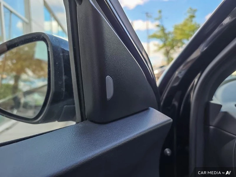 2024 Nissan Kicks - Image 17 of 19