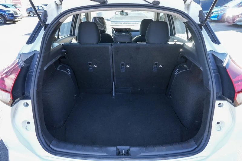 2024 Nissan Kicks - Image 10 of 18