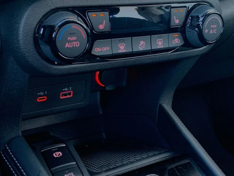 2024 Nissan Kicks - Image 12 of 20