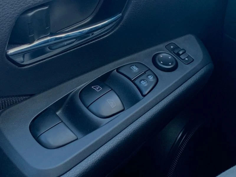 2024 Nissan Kicks - Image 16 of 20