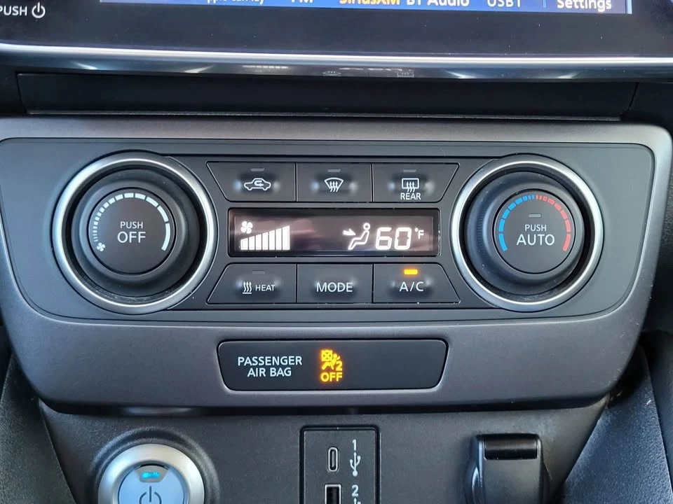 2024 Nissan Leaf - Image 12 of 16