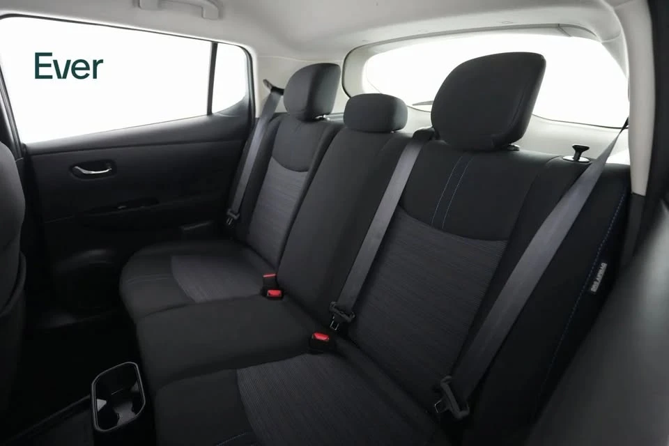 2024 Nissan Leaf - Image 8 of 20