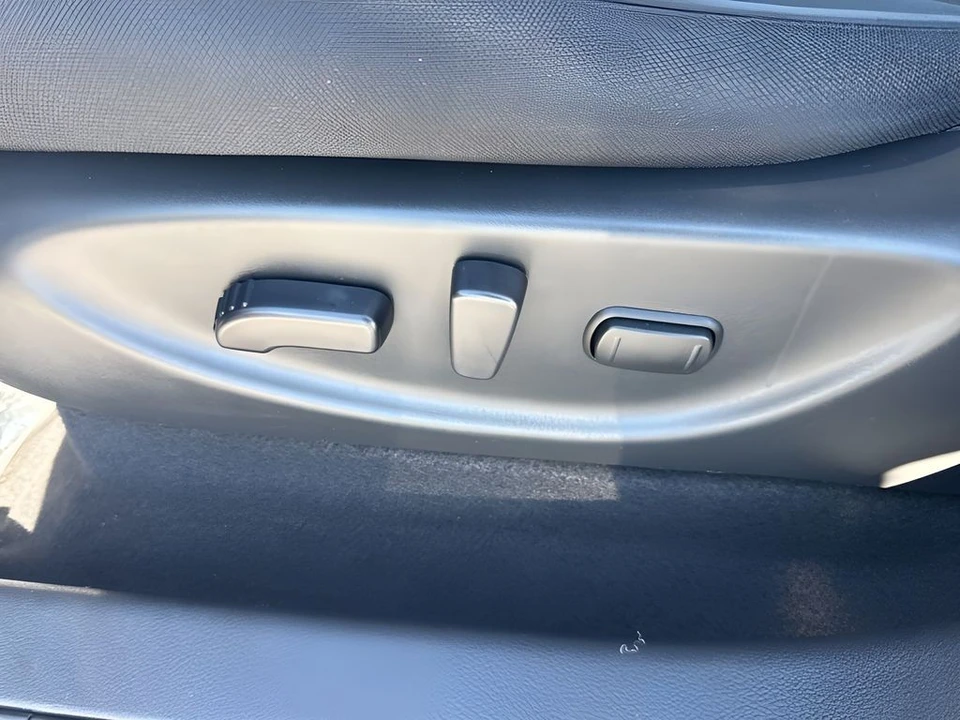2024 Nissan Leaf - Image 10 of 21