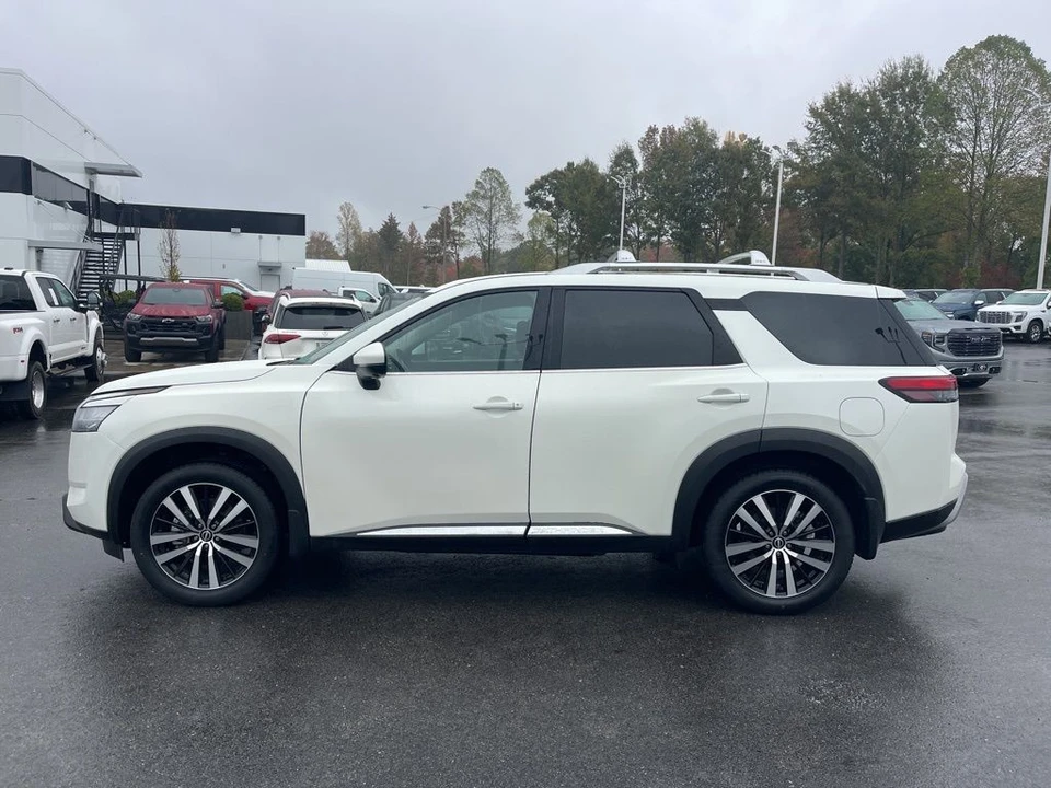 2024 Nissan Pathfinder 5th Gen - Image 2 of 12