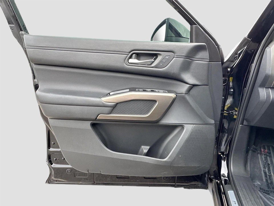 2024 Nissan Pathfinder 5th Gen - Image 17 of 21