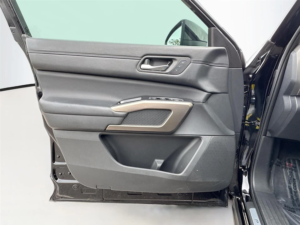 2024 Nissan Pathfinder 5th Gen - Image 17 of 21