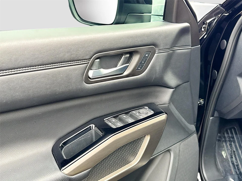 2024 Nissan Pathfinder 5th Gen - Image 16 of 21