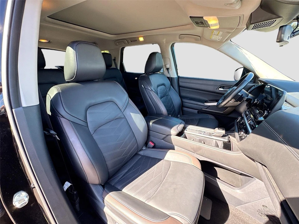 2024 Nissan Pathfinder 5th Gen - Image 16 of 16