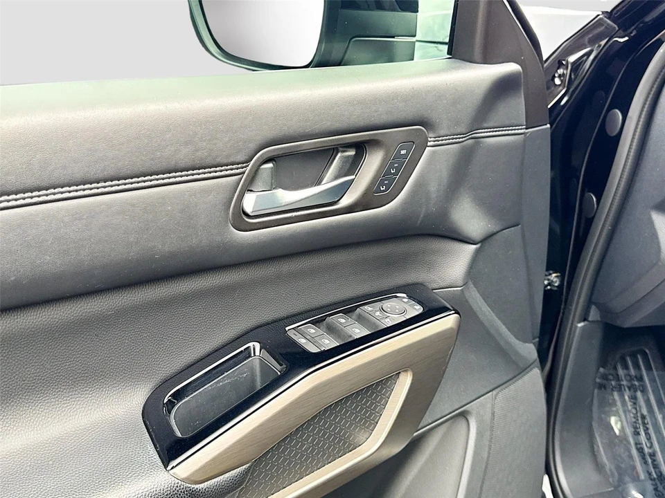 2024 Nissan Pathfinder 5th Gen - Image 16 of 21