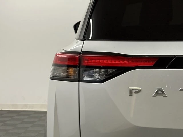 2024 Nissan Pathfinder 5th Gen - Image 9 of 12