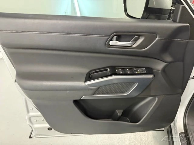 2024 Nissan Pathfinder 5th Gen - Image 14 of 21