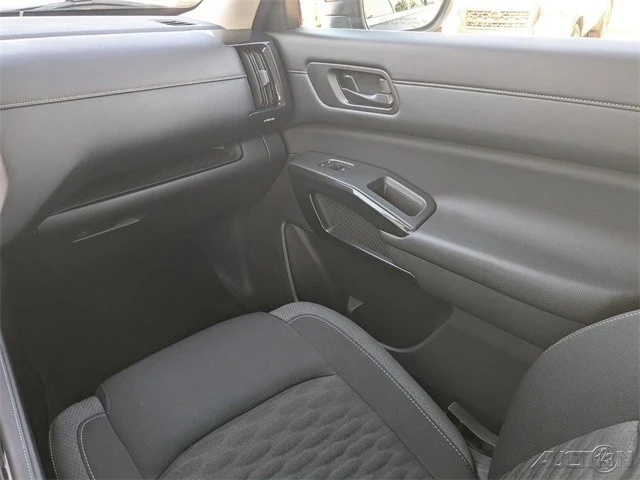 2024 Nissan Pathfinder 5th Gen - Image 19 of 21