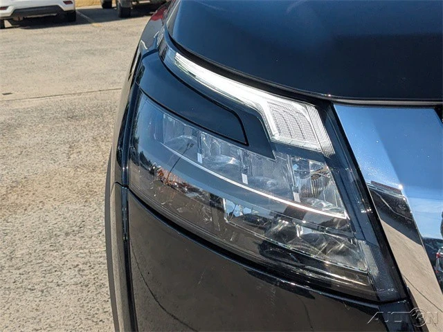 2024 Nissan Pathfinder 5th Gen - Image 11 of 21