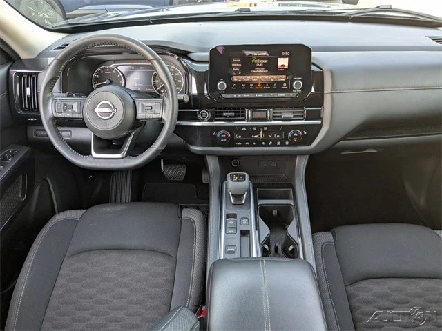 2024 Nissan Pathfinder 5th Gen - Image 17 of 21