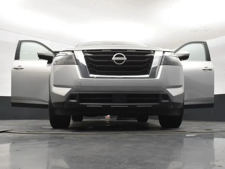 2024 Nissan Pathfinder 5th Gen - Image 11 of 12