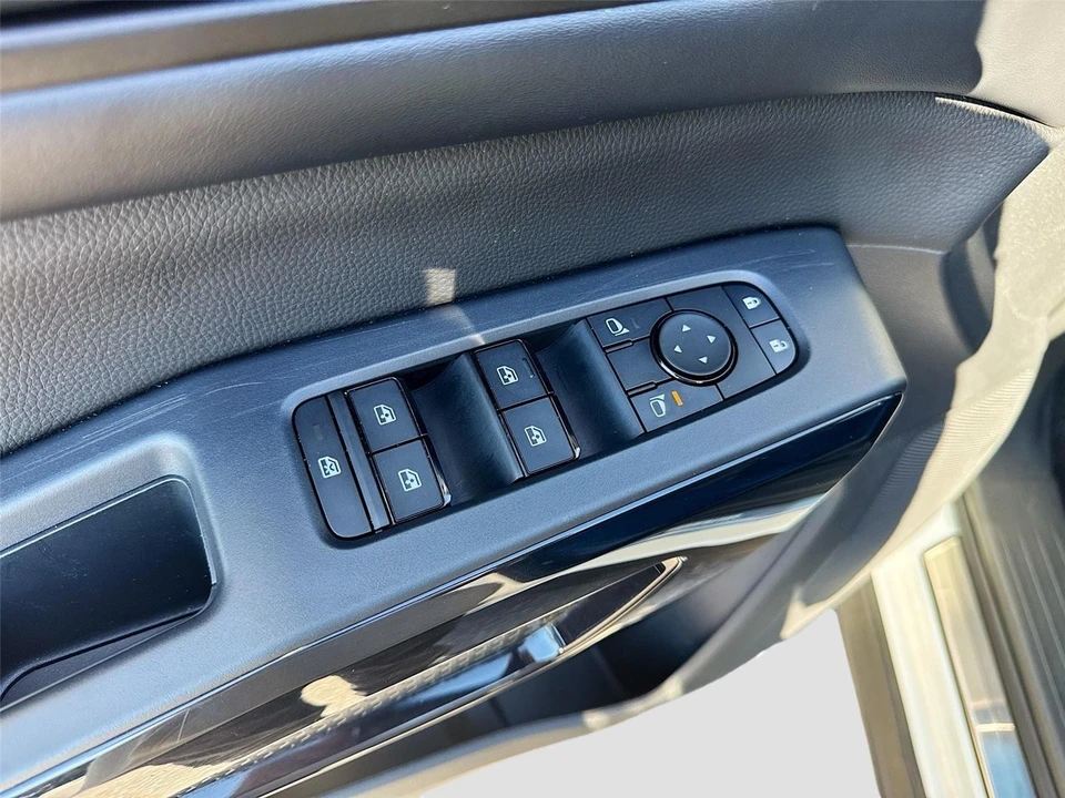 2024 Nissan Pathfinder 5th Gen - Image 17 of 21