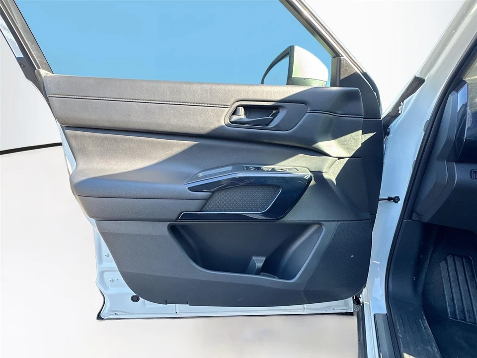 2024 Nissan Pathfinder 5th Gen - Image 6 of 15