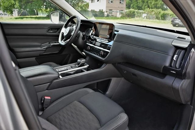 2024 Nissan Pathfinder 5th Gen - Image 15 of 21