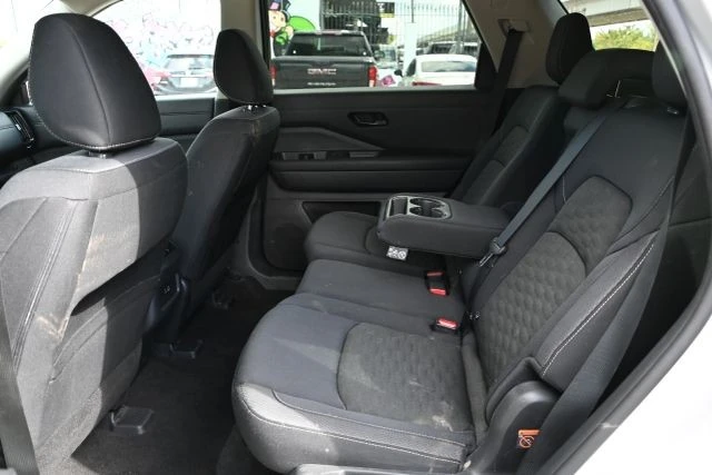2024 Nissan Pathfinder 5th Gen - Image 17 of 21