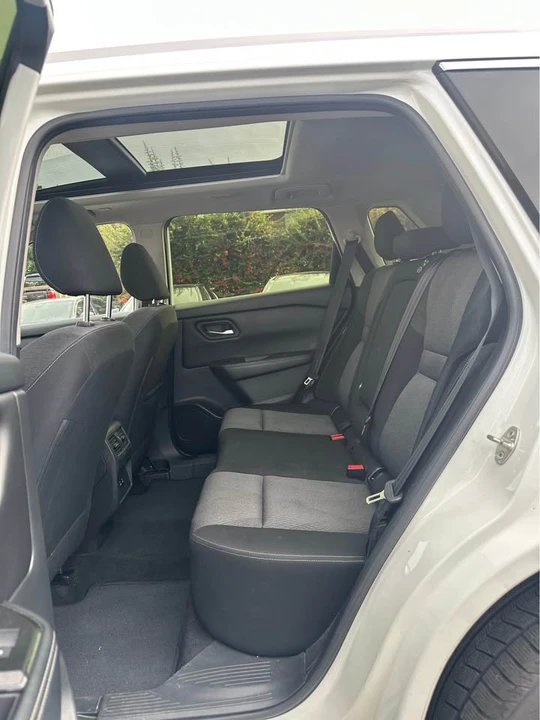 2024 Nissan Rogue - Image 16 of 17
