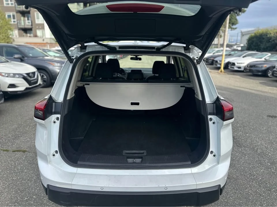 2024 Nissan Rogue - Image 7 of 17