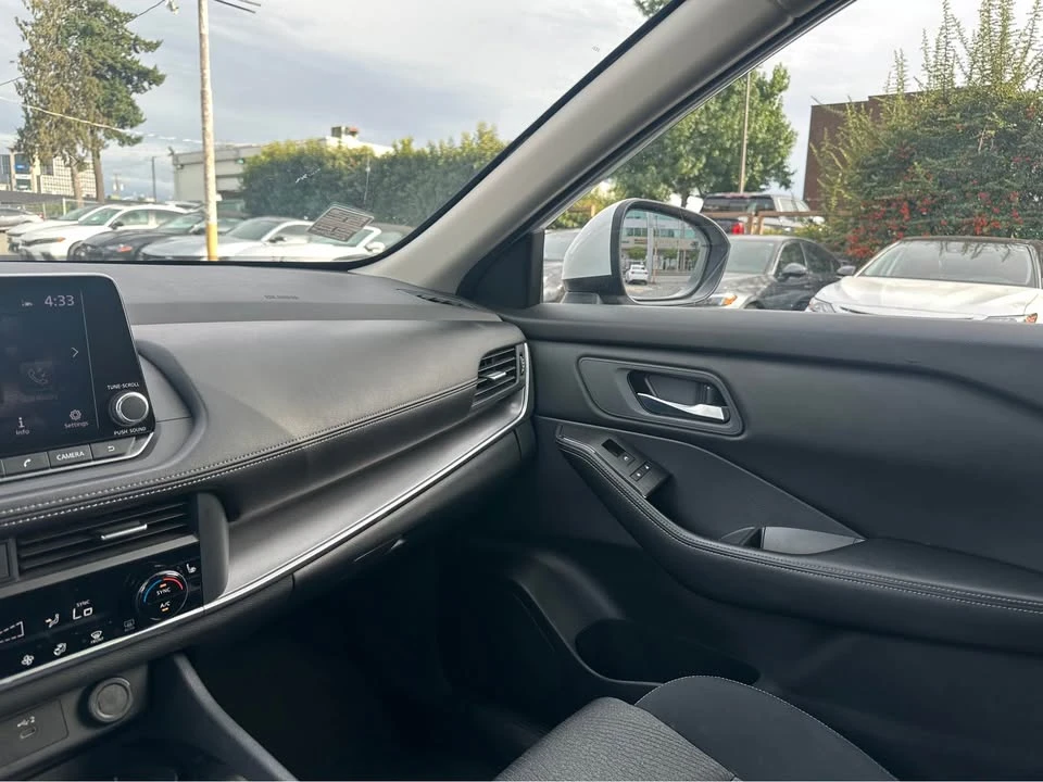 2024 Nissan Rogue - Image 12 of 17