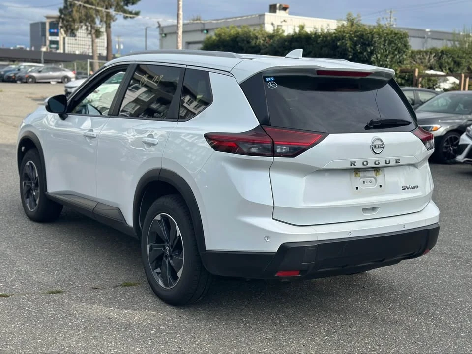 2024 Nissan Rogue - Image 4 of 17