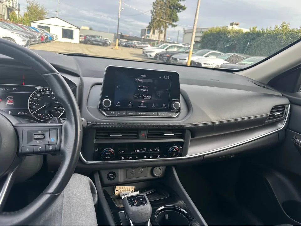 2024 Nissan Rogue - Image 11 of 17