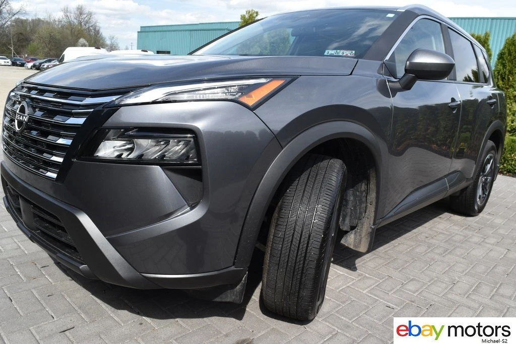 2024 Nissan Rogue - Image 9 of 21