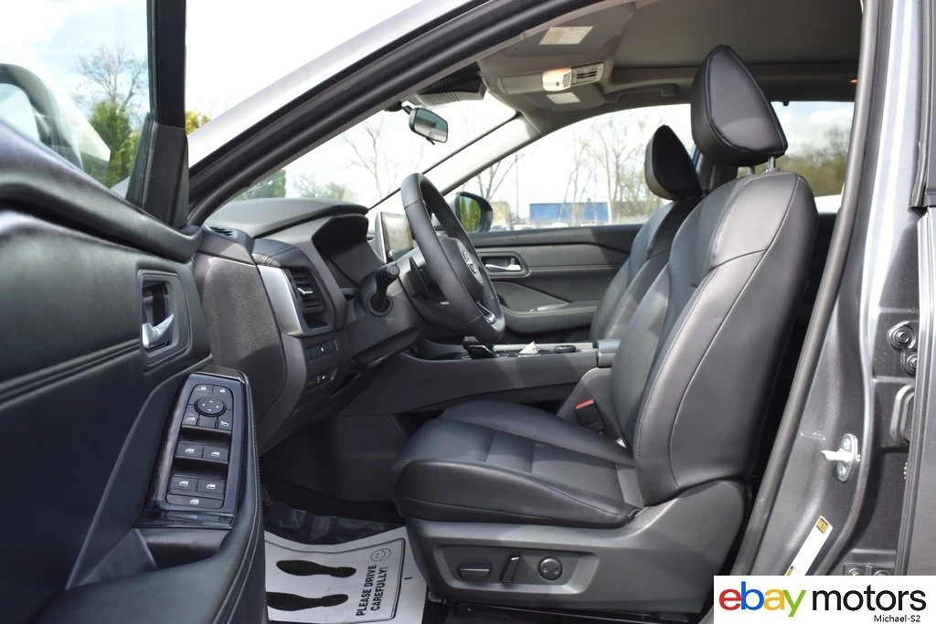 2024 Nissan Rogue - Image 10 of 21